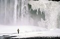 Chute d'eau en partie gelée au mois d'Avril Eau ; glace ; gelé ; cascade ; neige ; froid ; Islande ; Europe ; 
