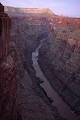 Rive nord du Grand canyon du Colorado au crépuscule.(Grand Canyon National Park, Arizona, USA) canyon ; géologie ; désert de pierres ; Colorado ; rivière ; érosion ; Parc National ; Amérique du Nord ; Arizona 